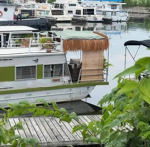 Vintage Minnow For 2 Houseboat Botel Savanna