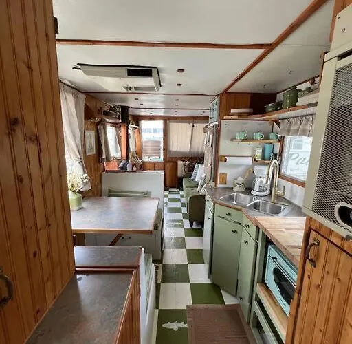 Vintage Minnow For 2 Houseboat * Savanna